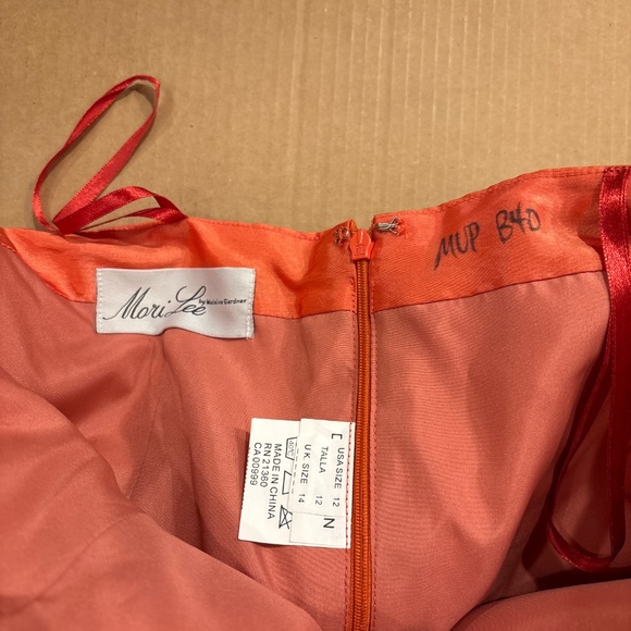 Beautiful coral gown - Picture 4 of 4